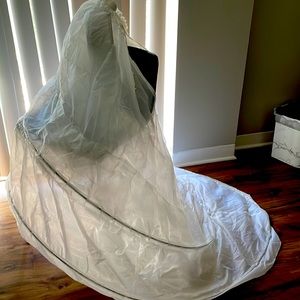 Train for wedding dress